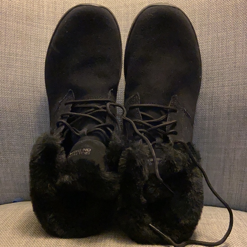 Sketchers On-The-Go Black Furry Boots - Picture 3 of 3